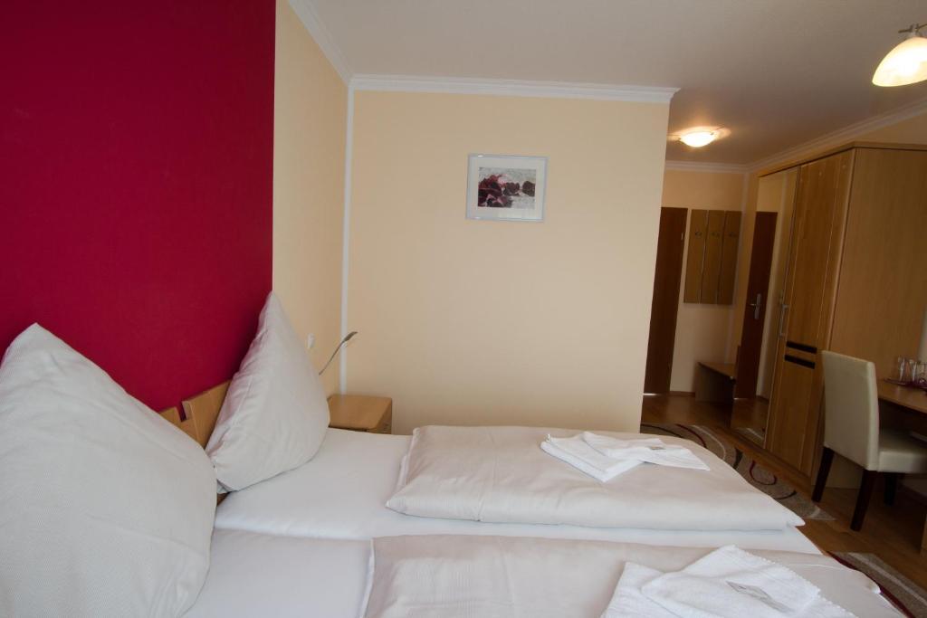 Hotel Rhein-Mosel-View Urbar  Δωμάτιο φωτογραφία