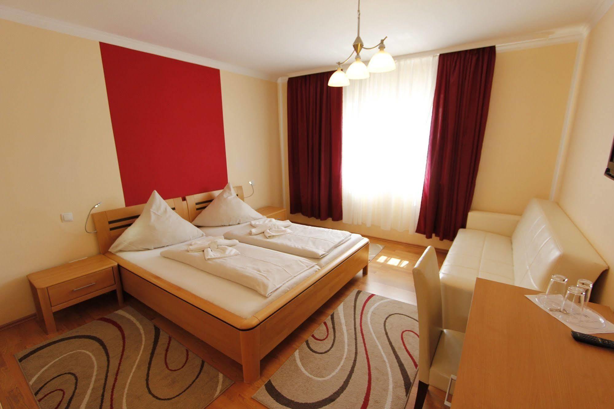 Hotel Rhein-Mosel-View Urbar  Εξωτερικό φωτογραφία