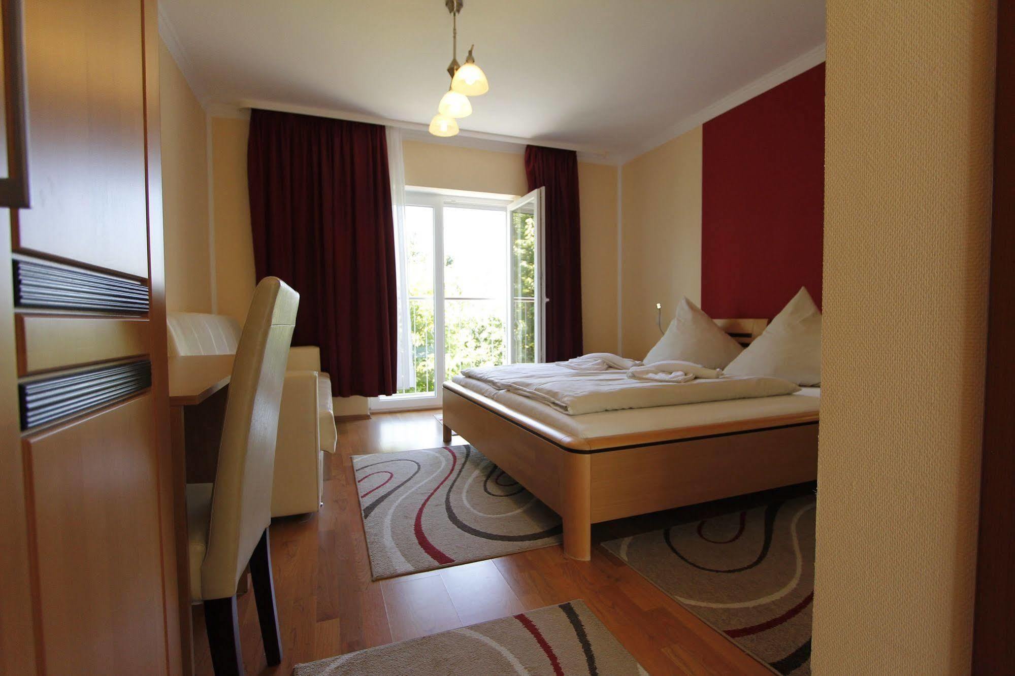 Hotel Rhein-Mosel-View Urbar  Εξωτερικό φωτογραφία