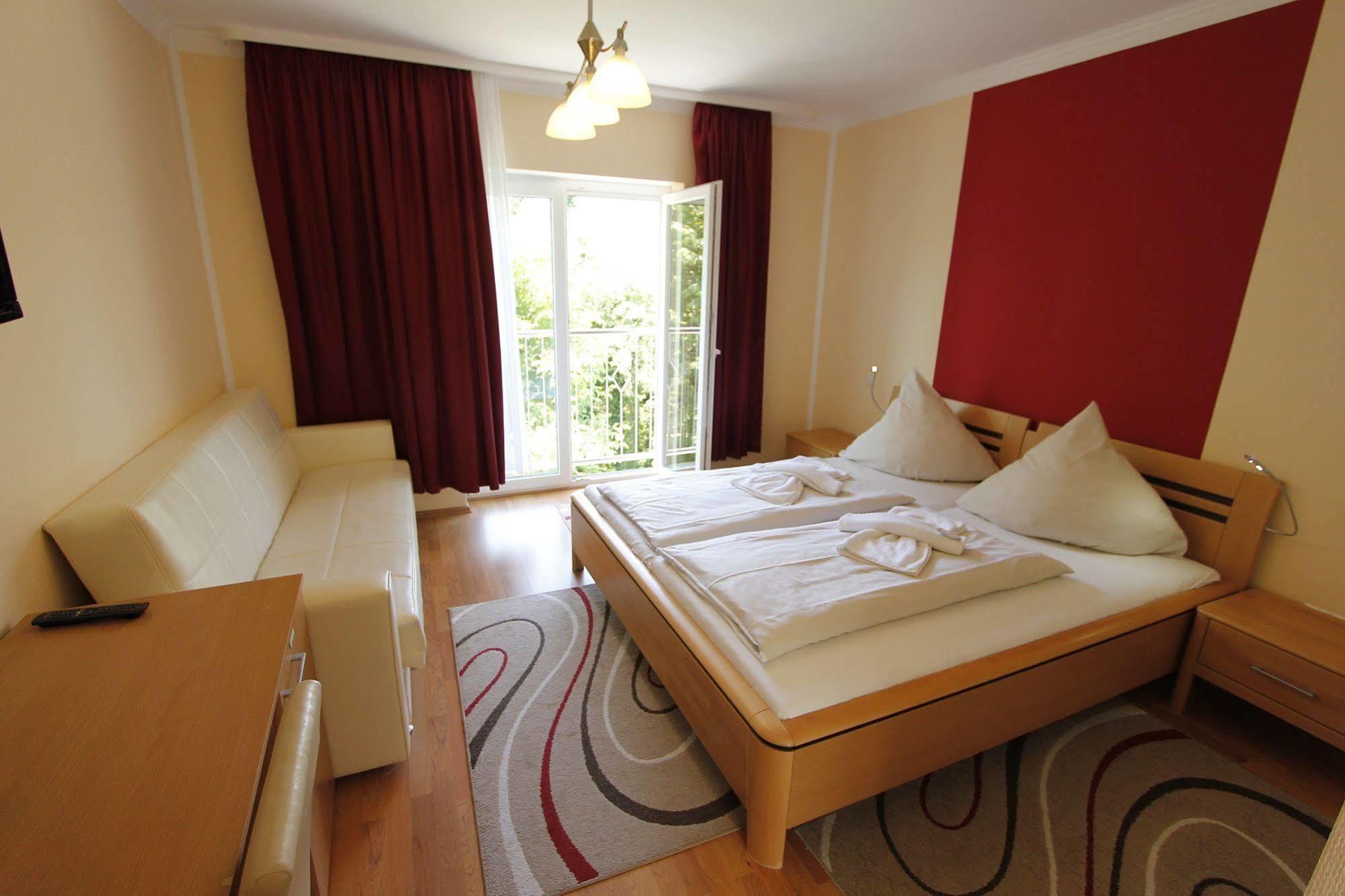 Hotel Rhein-Mosel-View Urbar  Εξωτερικό φωτογραφία