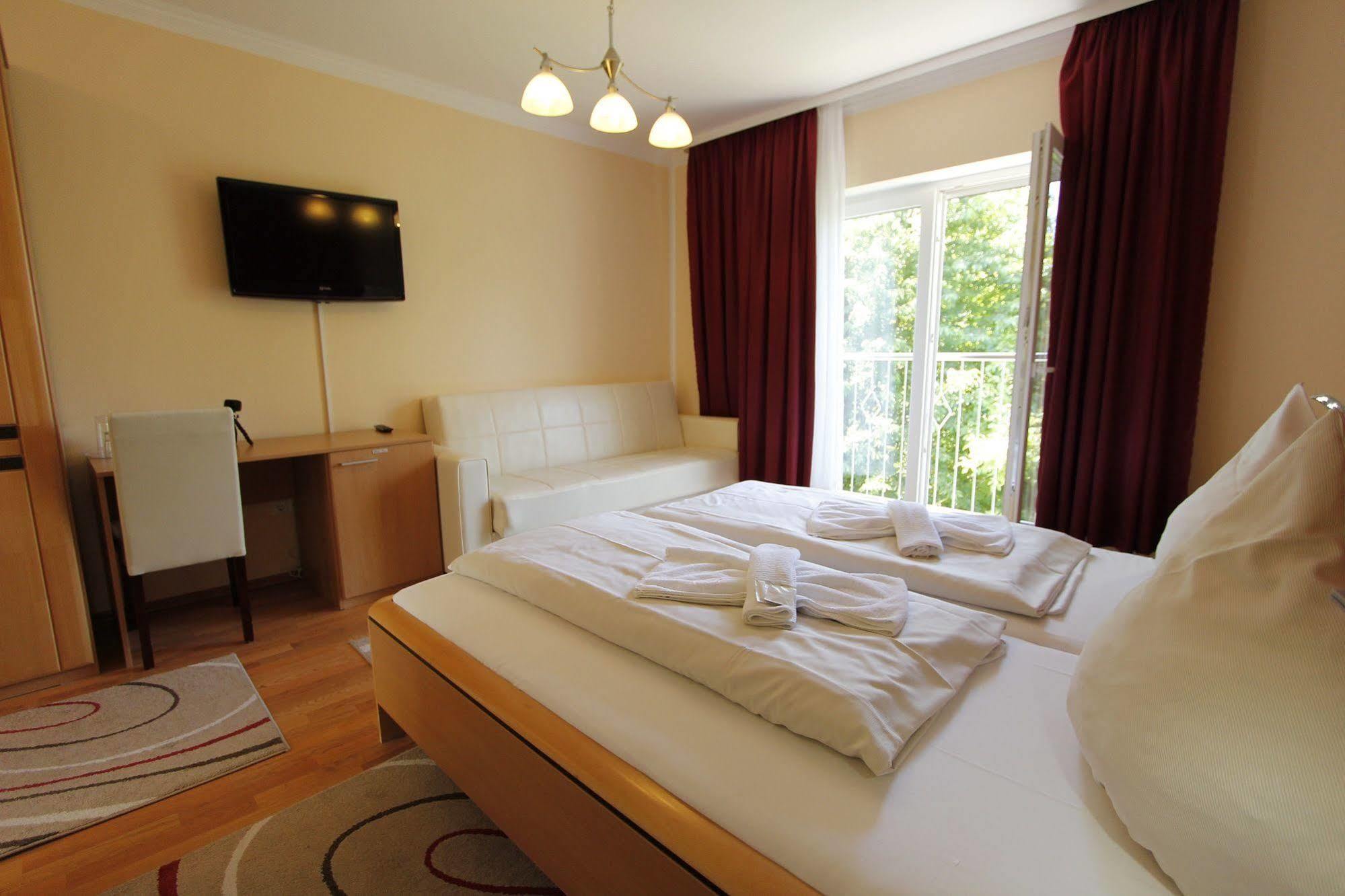 Hotel Rhein-Mosel-View Urbar  Εξωτερικό φωτογραφία