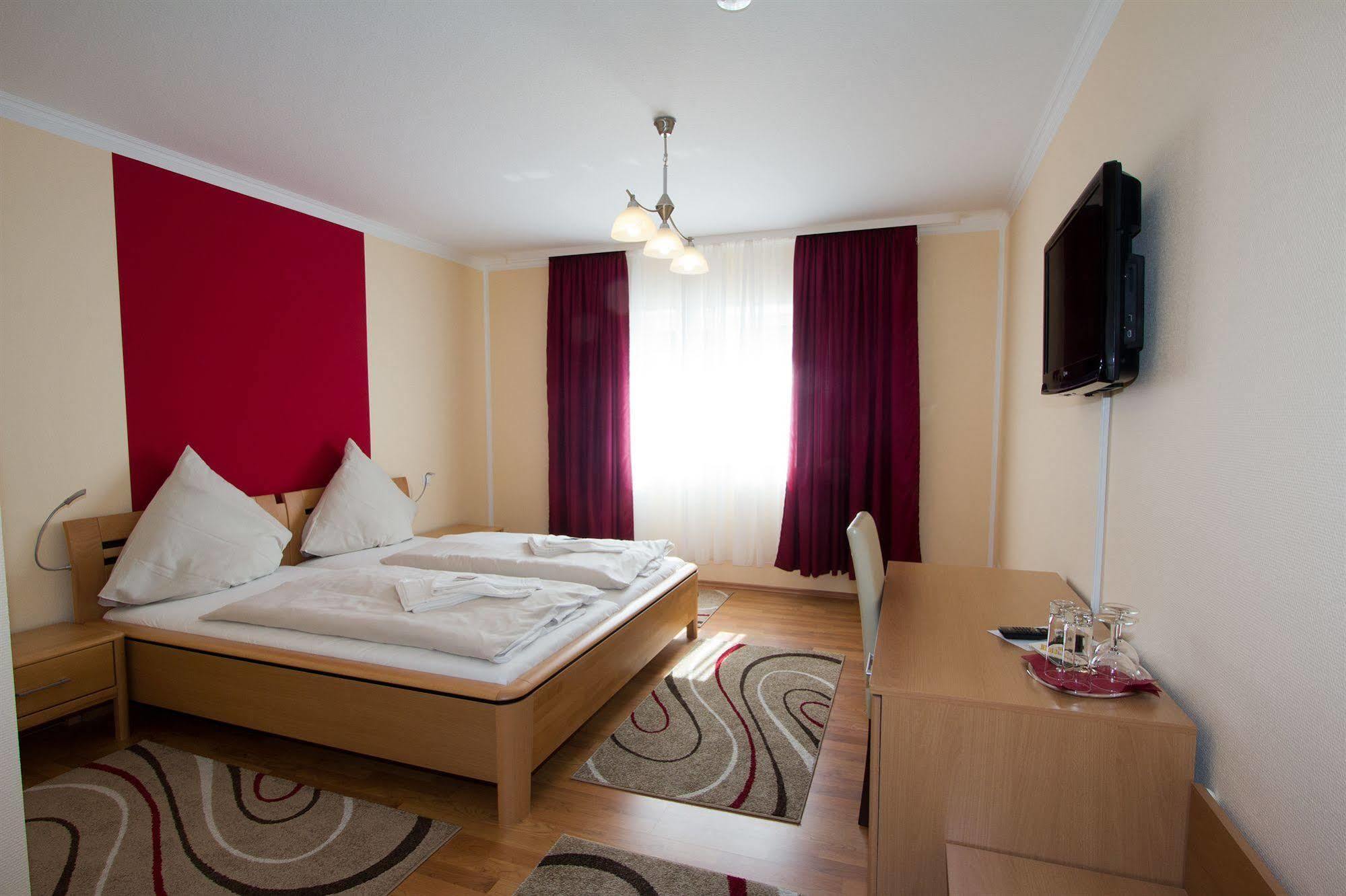 Hotel Rhein-Mosel-View Urbar  Εξωτερικό φωτογραφία